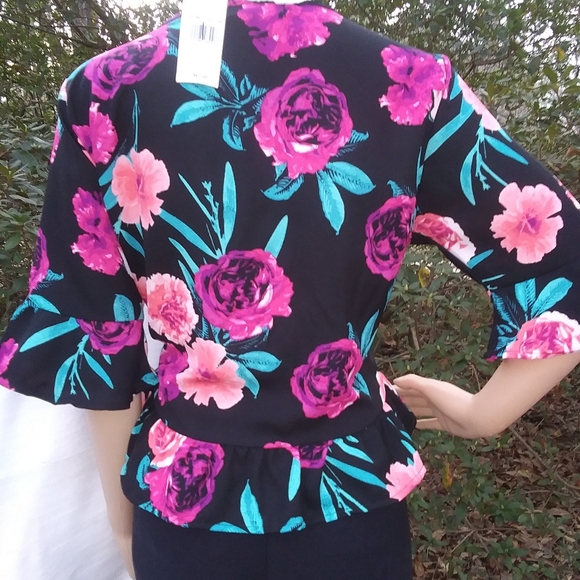 NWT "Derek Hart" black floral 3/4 sleeve blouse - Picture 6 of 9